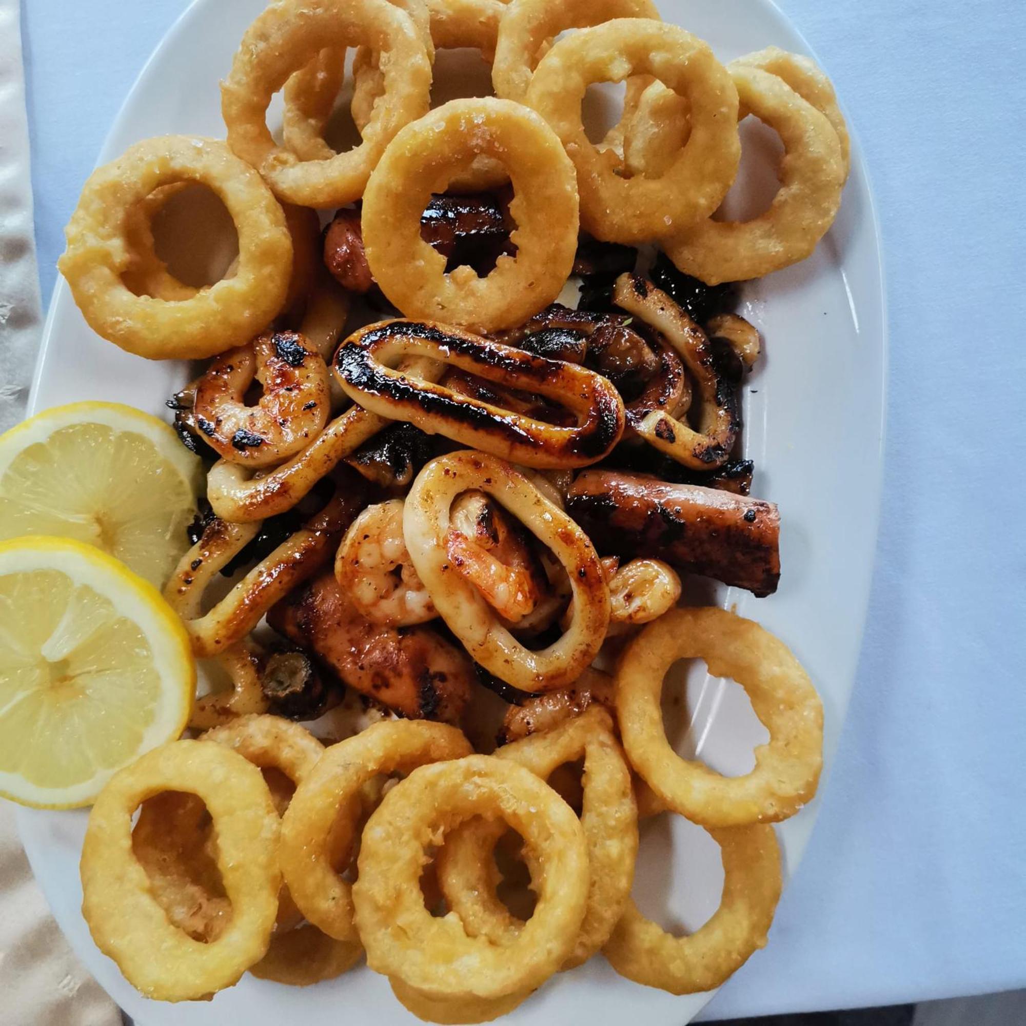 Pensiunea La Taverna Traisteni Экстерьер фото