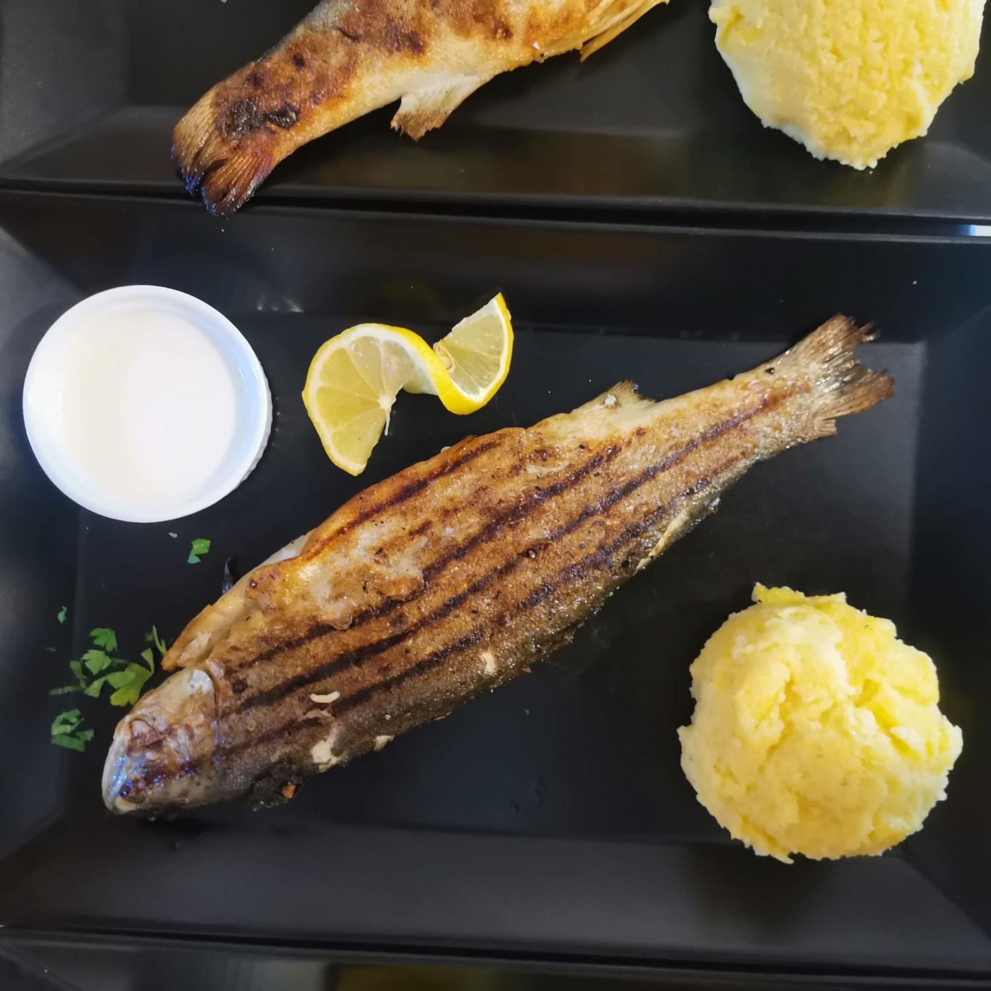 Pensiunea La Taverna Traisteni Экстерьер фото