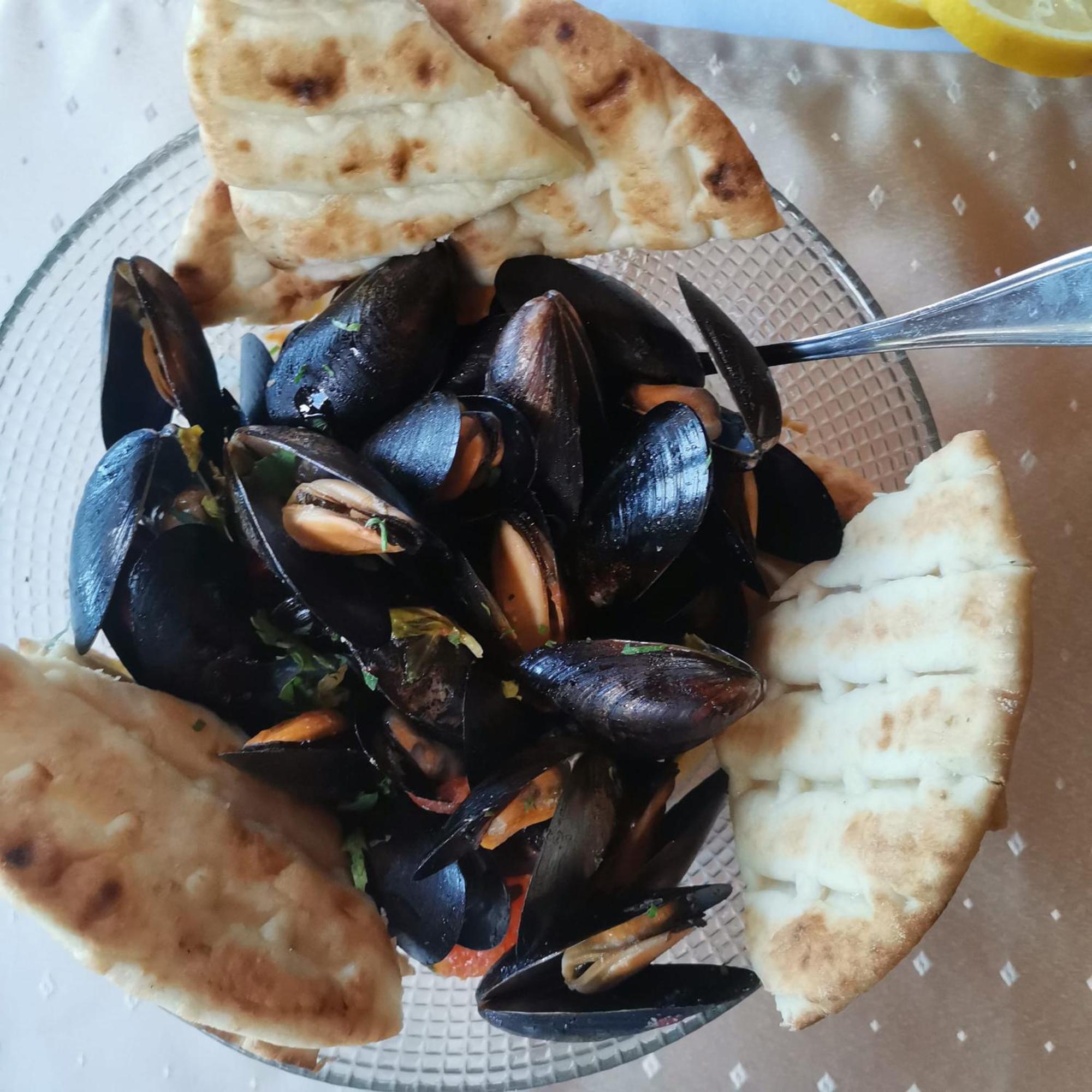 Pensiunea La Taverna Traisteni Экстерьер фото
