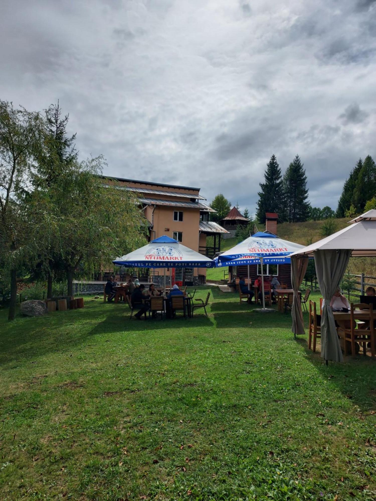 Pensiunea La Taverna Traisteni Экстерьер фото