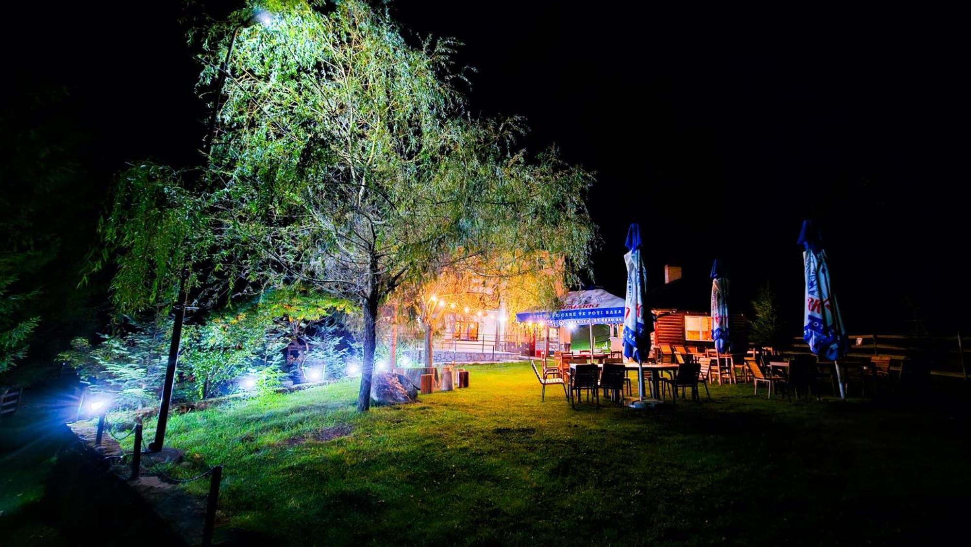 Pensiunea La Taverna Traisteni Экстерьер фото